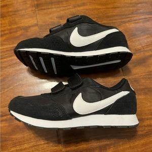 Kids Nike Valiant black size 1.5